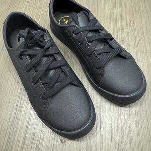 Tredsafe women’s slip resistant work shoes size 8